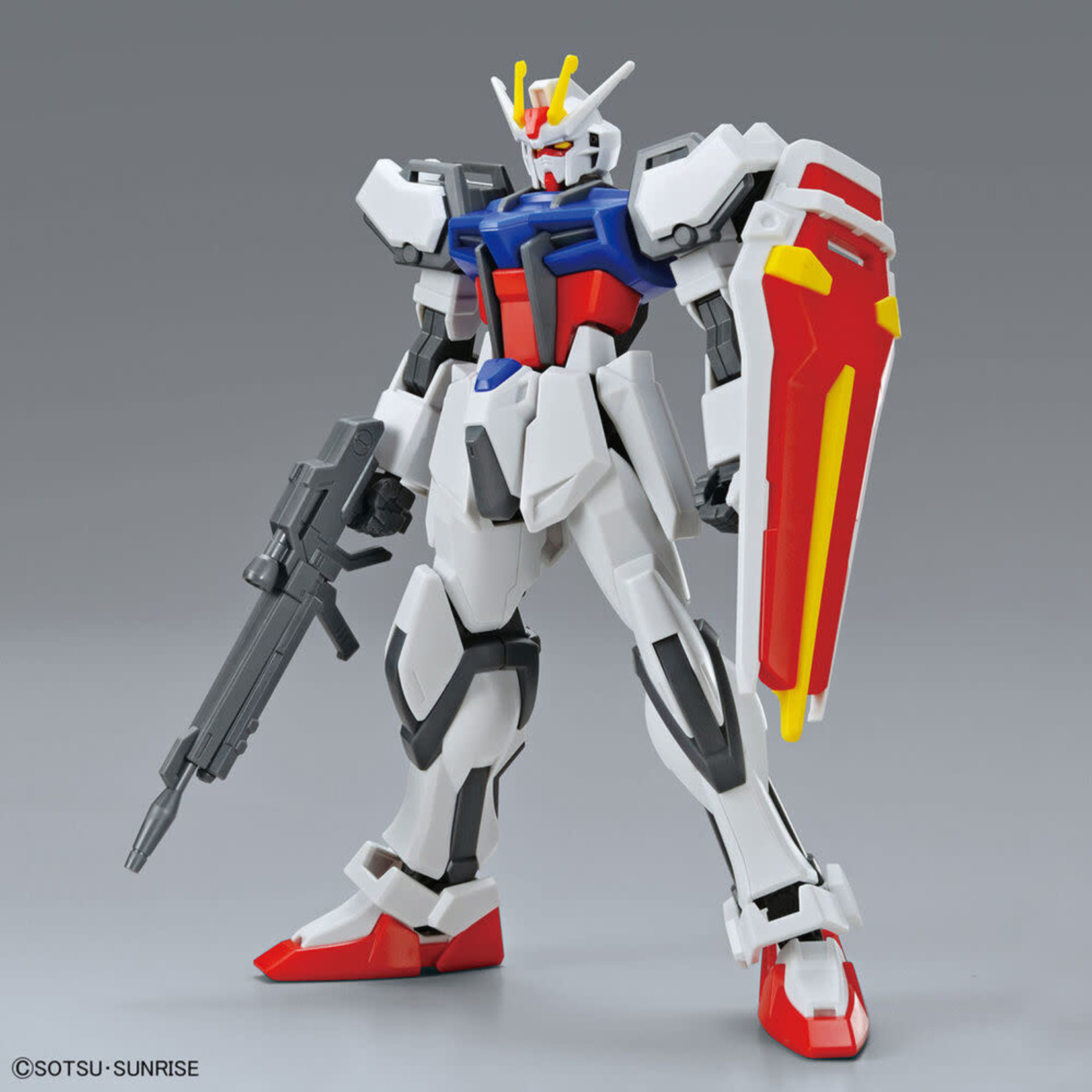 BANDAI EG 1/144 GUNDAM SEED GAT-X105 STRIKE GUNDAM WITH SHIELD AND RIFLE