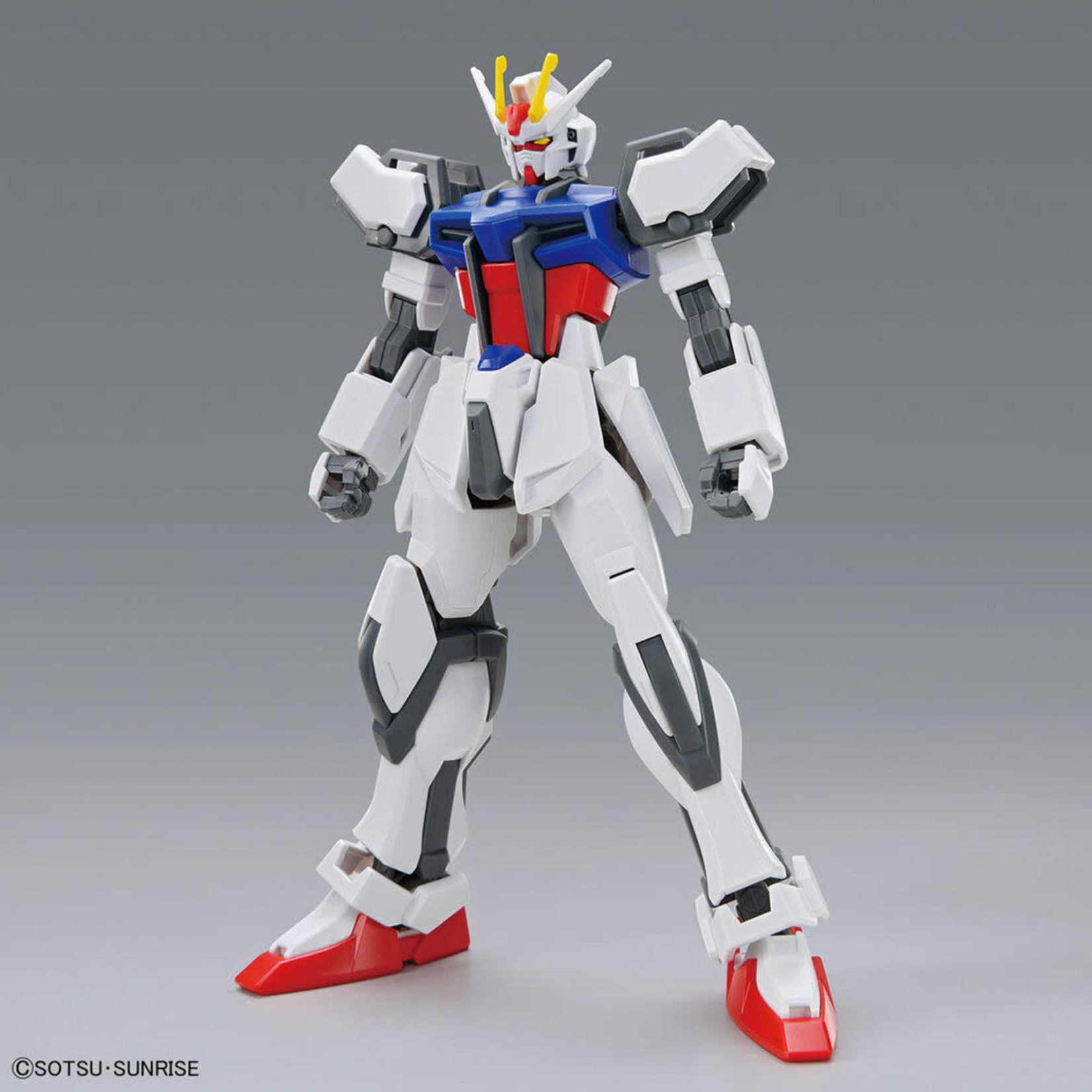 BANDAI EG 1/144 GUNDAM SEED GAT-X105 STRIKE GUNDAM WITH SHIELD AND RIFLE