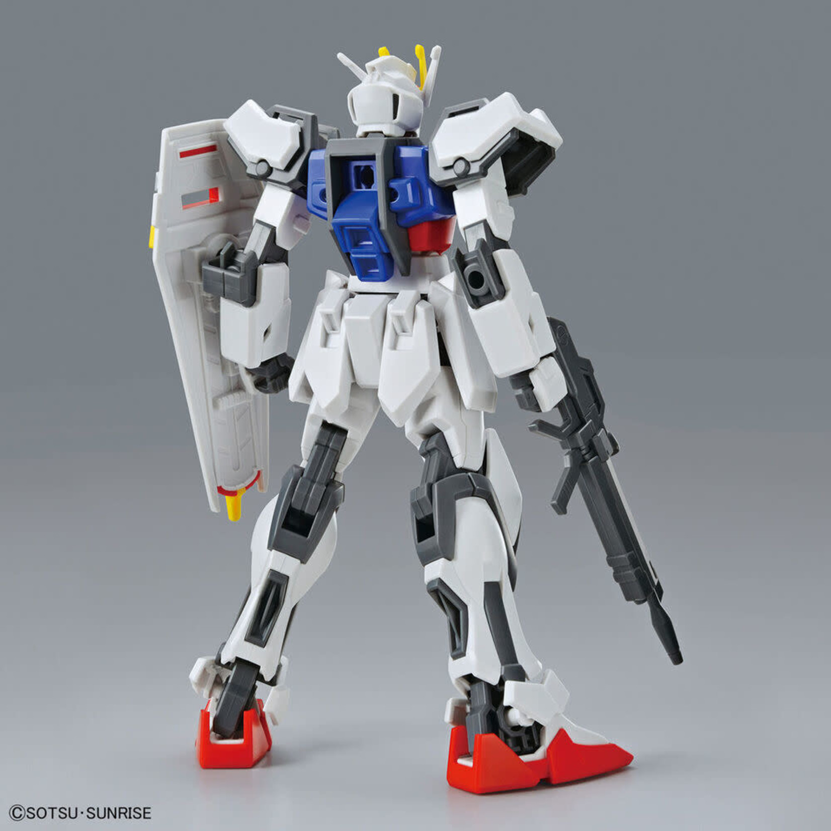 BANDAI EG 1/144 GUNDAM SEED GAT-X105 STRIKE GUNDAM WITH SHIELD AND RIFLE
