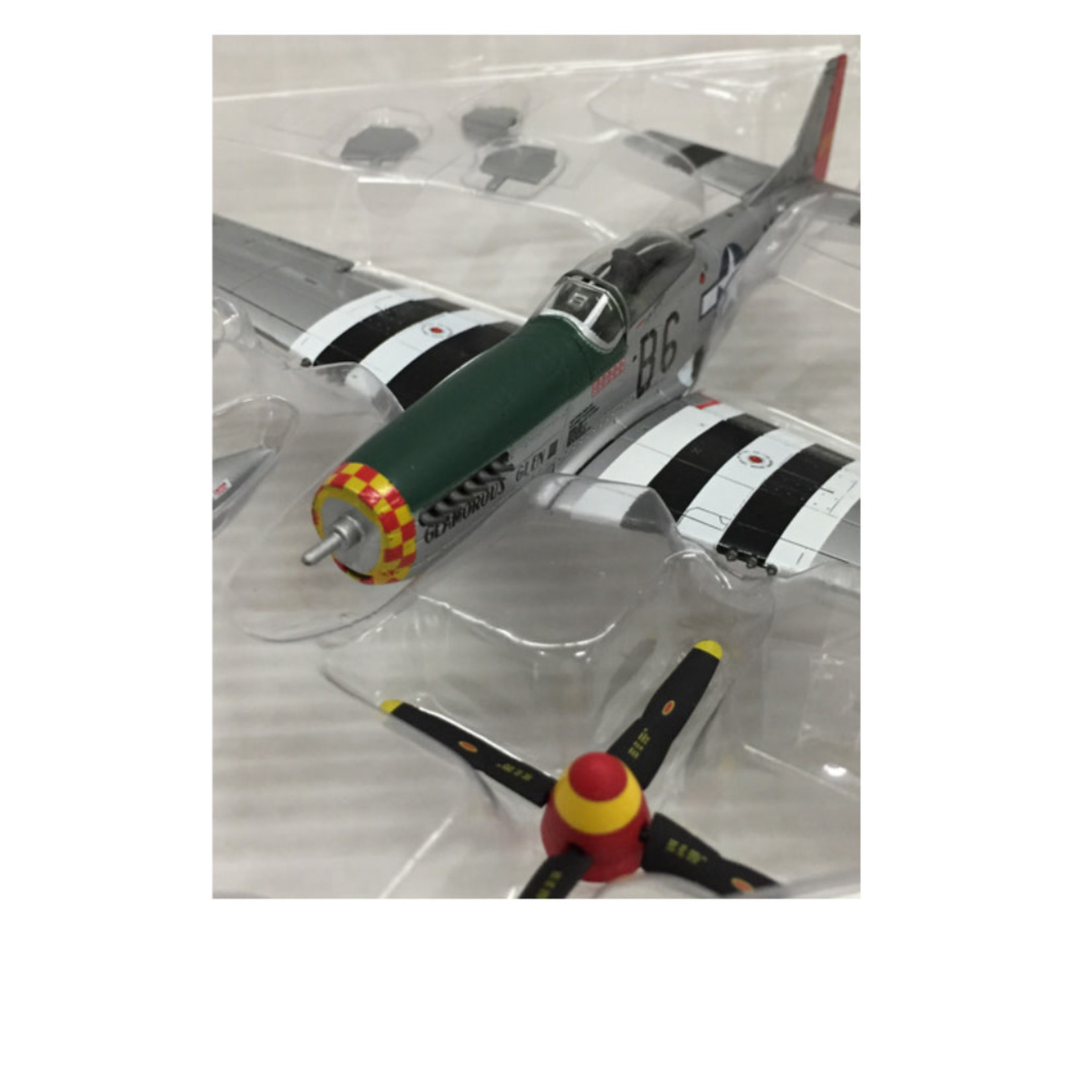 DRAGON DRAGON WINGS 1:72 WWII WARBIRDS SERIES P-51D MUSTANG ‘GLAMOROUS GLENNIS’