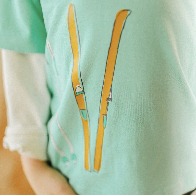Souris Mini T-shirt vert à manches longues avec illustration de ski en jersey