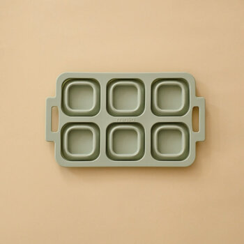Minika Foldable muffin tin - Sage