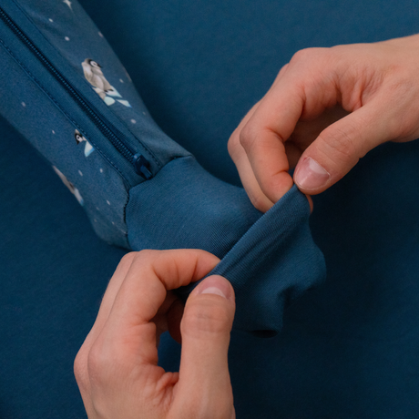 Belan . J Dormeuse avec pieds rabattables - Penguins (Night sky)