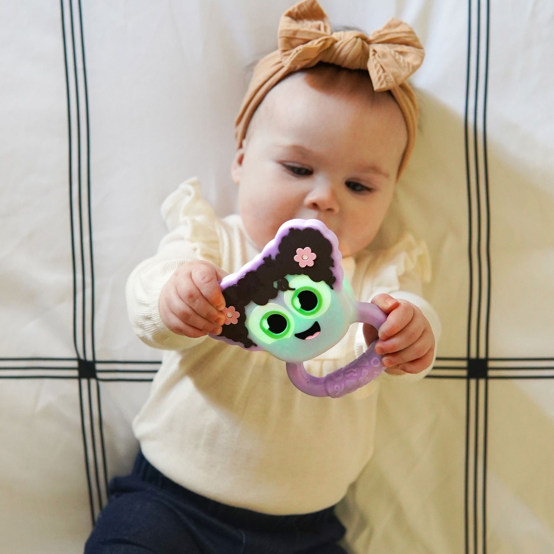 Glo Pals Hochet lumineux - Lumi - mauve