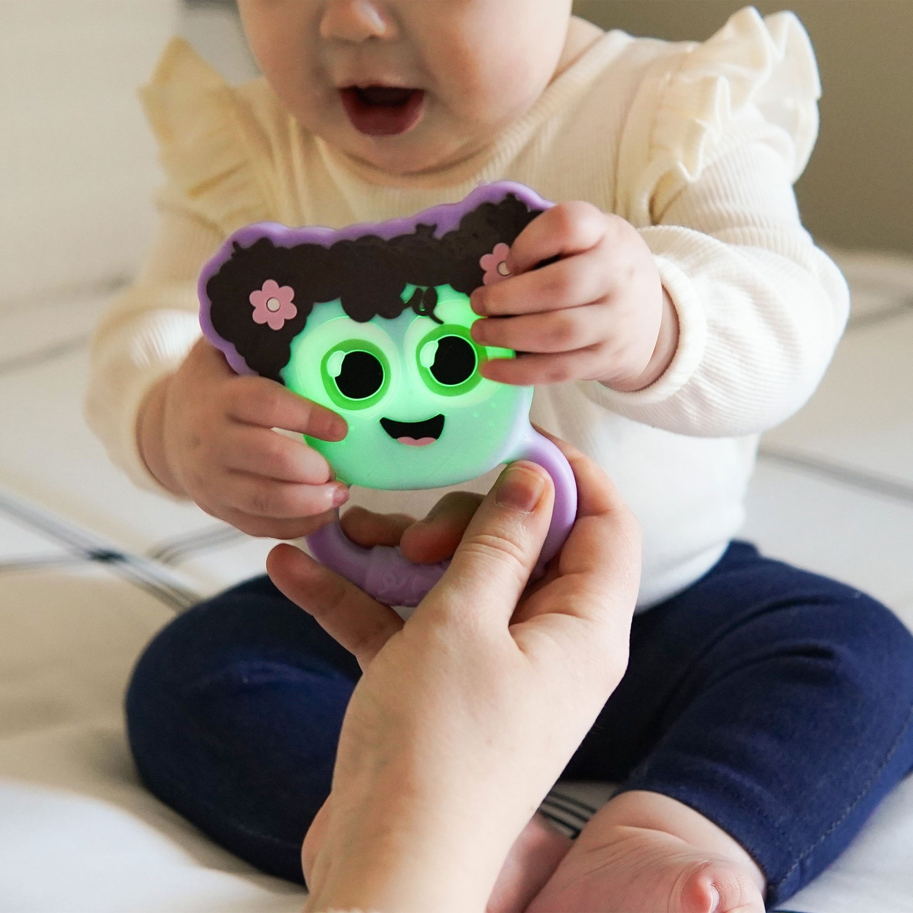 Glo Pals Hochet lumineux - Lumi - mauve