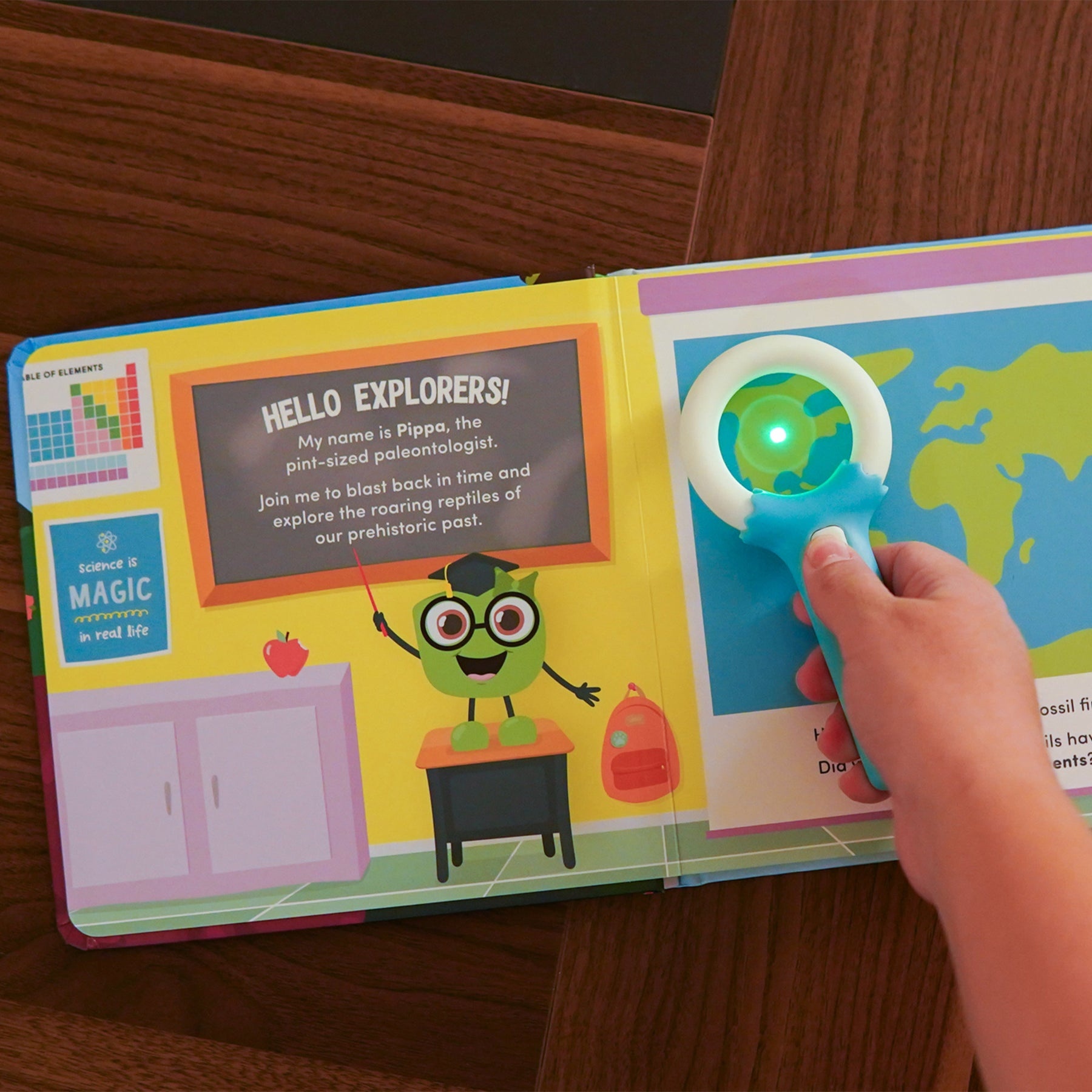 Glo Pals Pippa's prehistoric pals - Light-up library