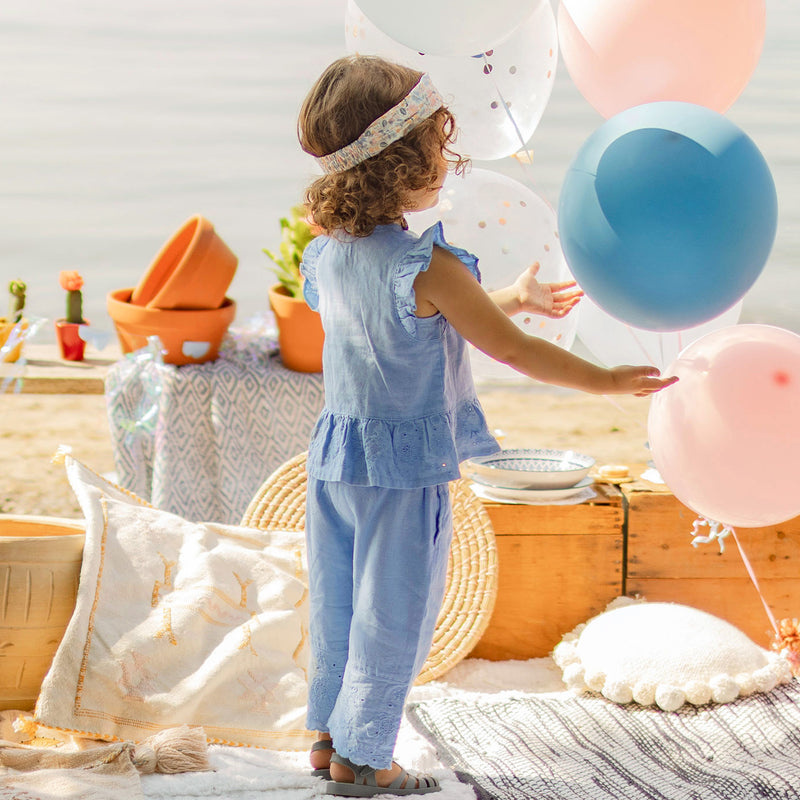 Souris Mini Blouse bleue avec broderie anglaise