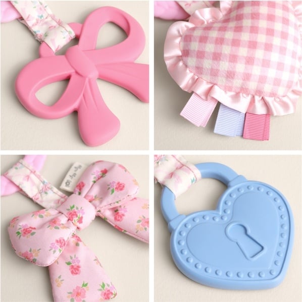 Itzy Ritzy Bow bitzy busy ring