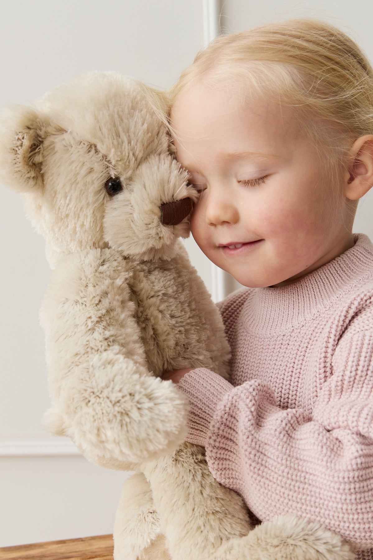 Snuggle Bunnies Plush Theo the bear