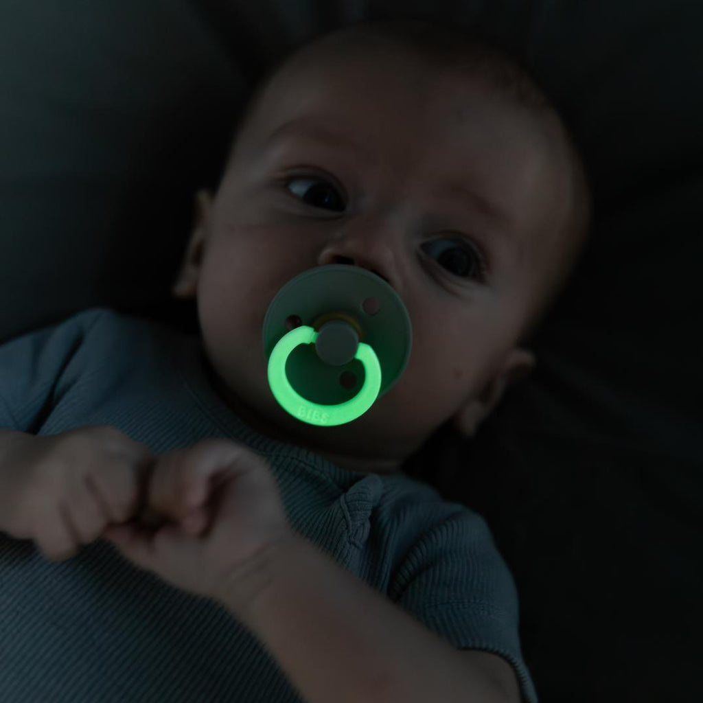 Bibs Set of 2 pacifiers latex - Sage / Pine - ''Glow in the dark''