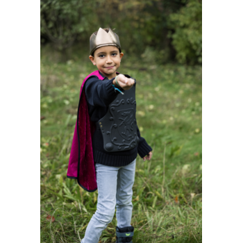 The great pretenders Cape de chevalier avec plastron et couronne