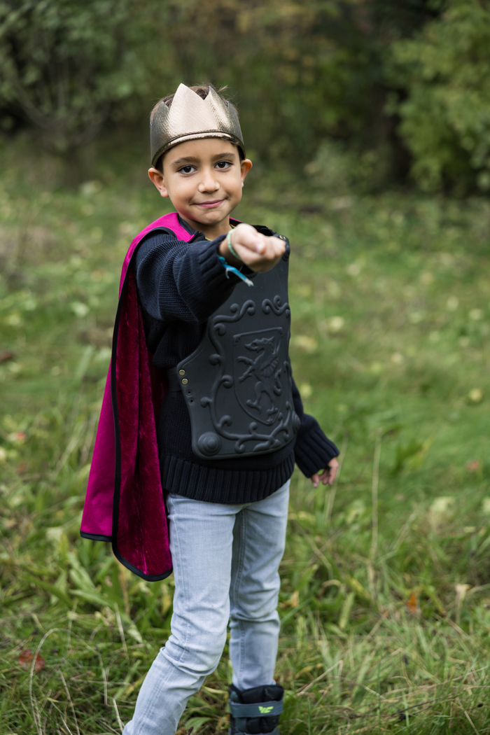 The great pretenders Cape de chevalier avec plastron et couronne