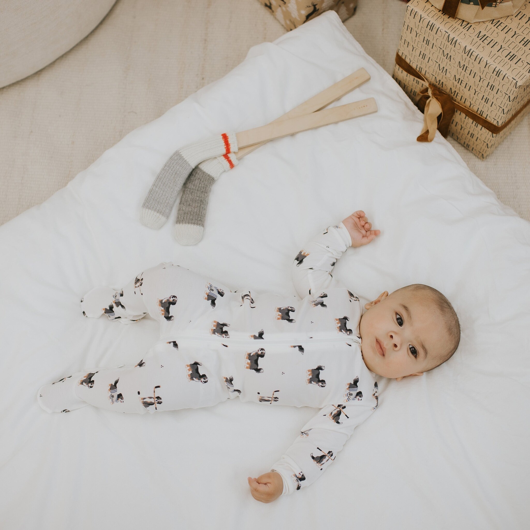 Petit Lem Dormeuse LunaKnit blanc cassé à imoprimé de Bouvier Bernois d'hockey