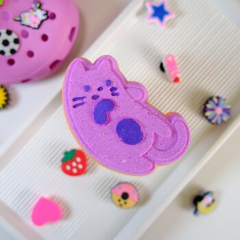 Happy Hippo Bath Bombe de bain avec charm pour crocs - Chat mauve