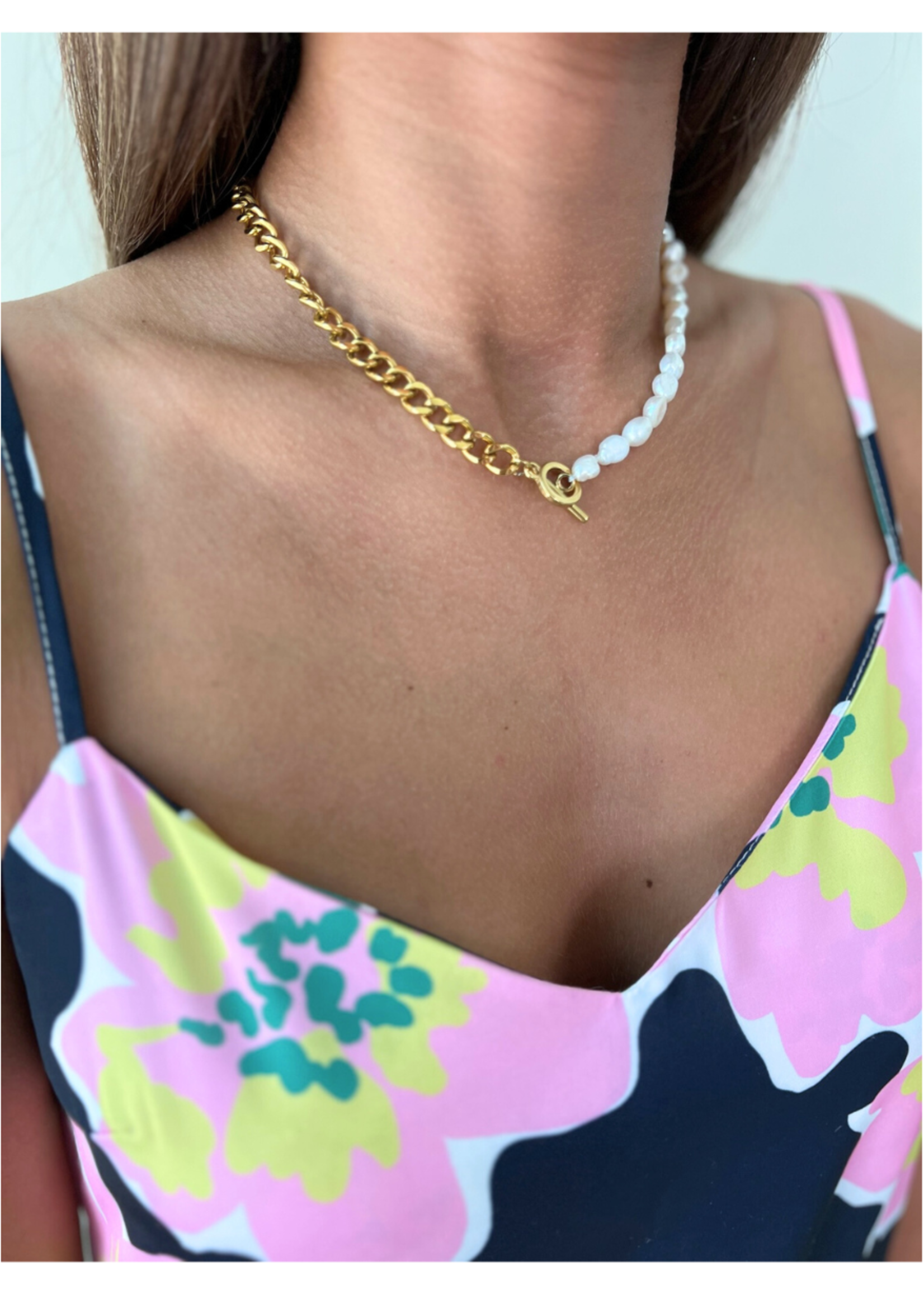 kiss me kate Freshwater Pearl and Gold Chain Necklace