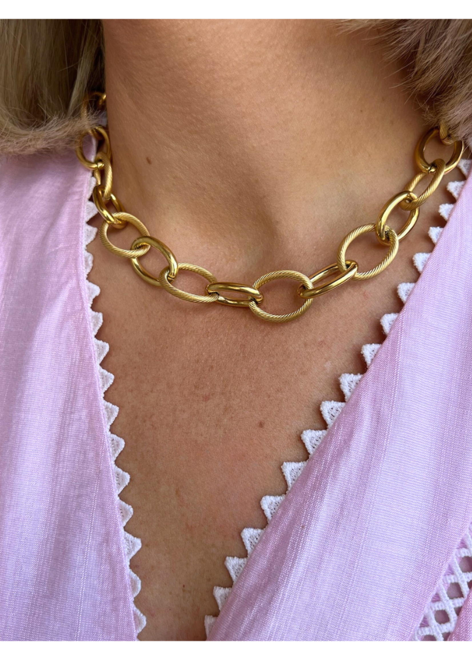 kiss me kate Gold Textured Oval Link Necklace
