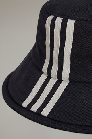 Hats Hats