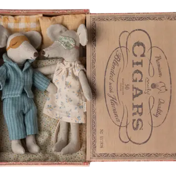 Maileg Mum & Dad Mice in Cigar Box