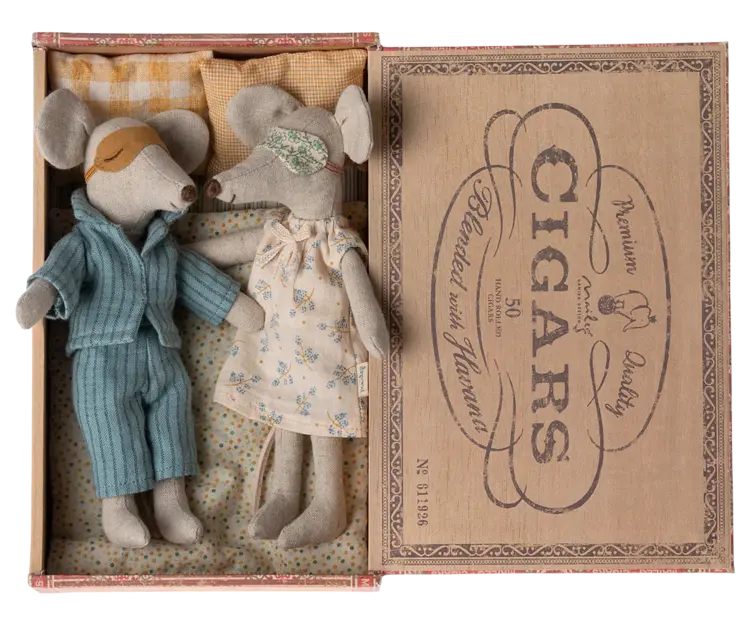 Maileg Mum & Dad Mice in Cigar Box