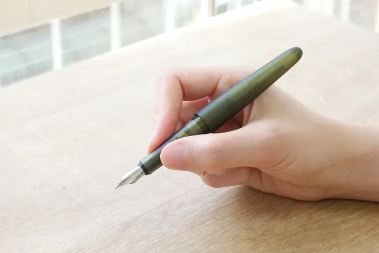 Kakimori Frost Fountain Pen / Moss