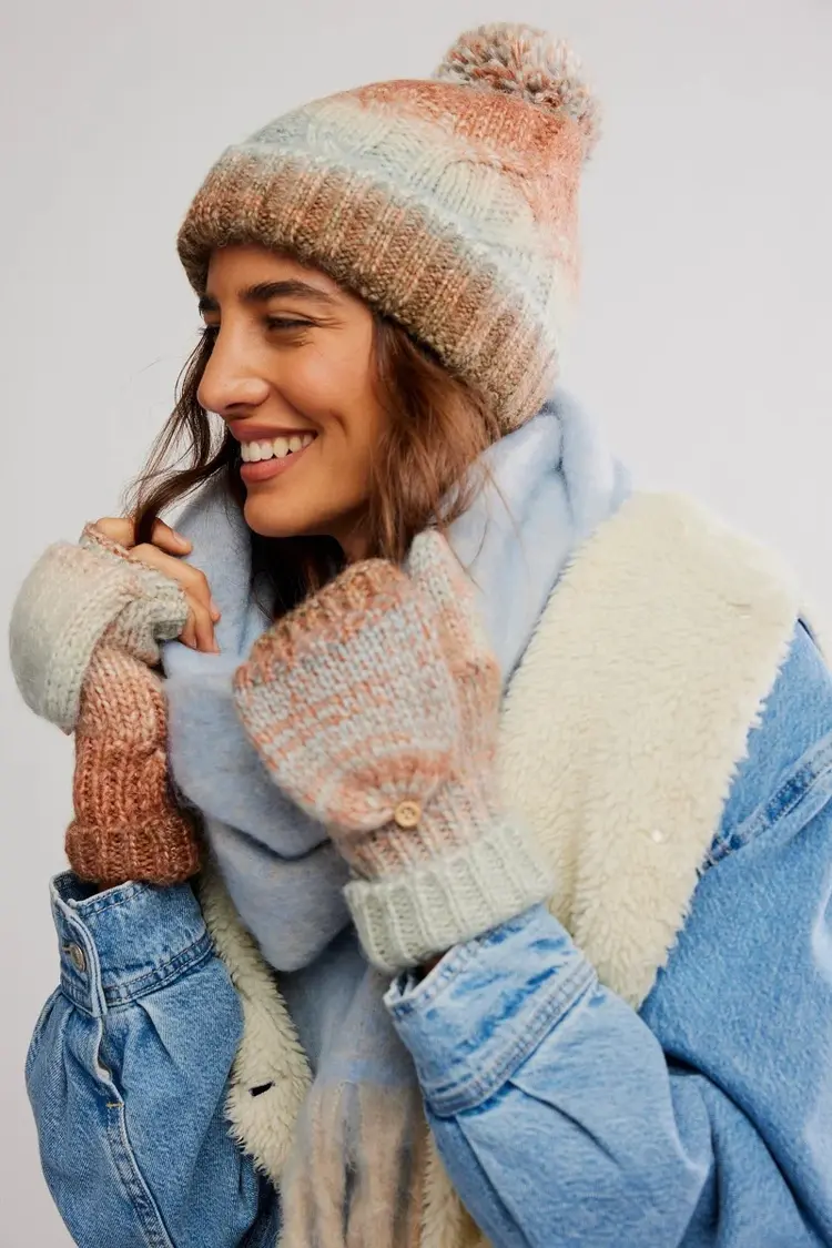 Free People RAINBOW RUN HAT + GLOVES / BLUE COMBO