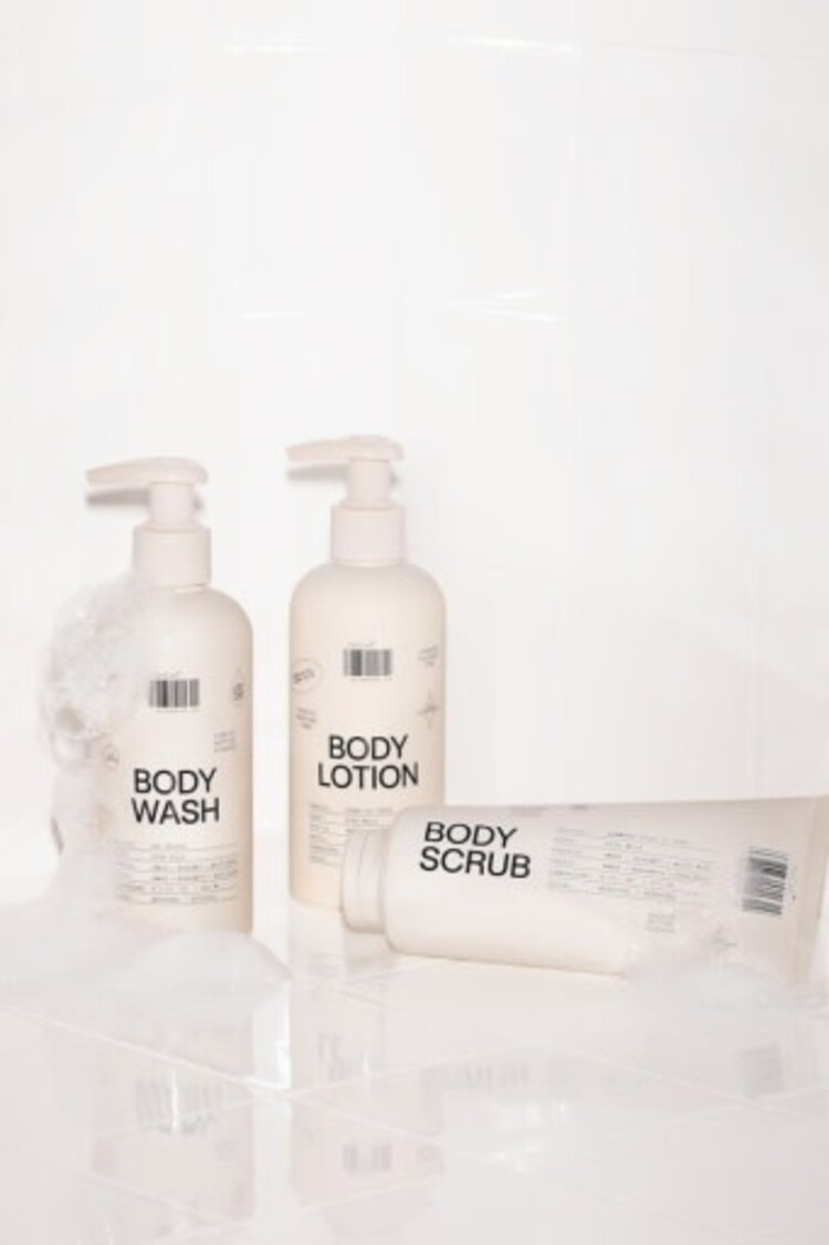 XTRA MILK BODY SCRUB