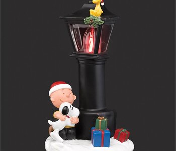 7.25"H Peanuts Charlie Brown & Snoopy Under Flickering Lamppost Night-Light