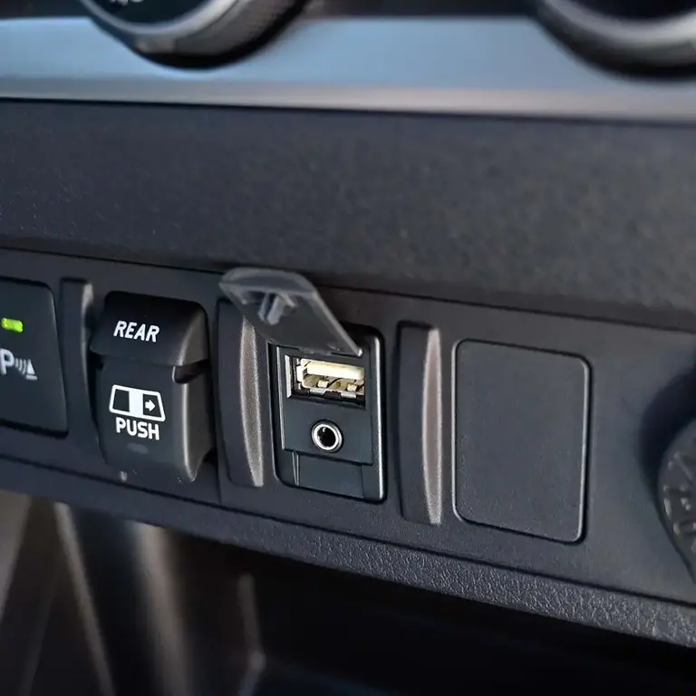 Stinger Stinger 16-23 Toyota Tacoma HEIGH10 fully integrated radio package includes UN1810/SR-TAC16H