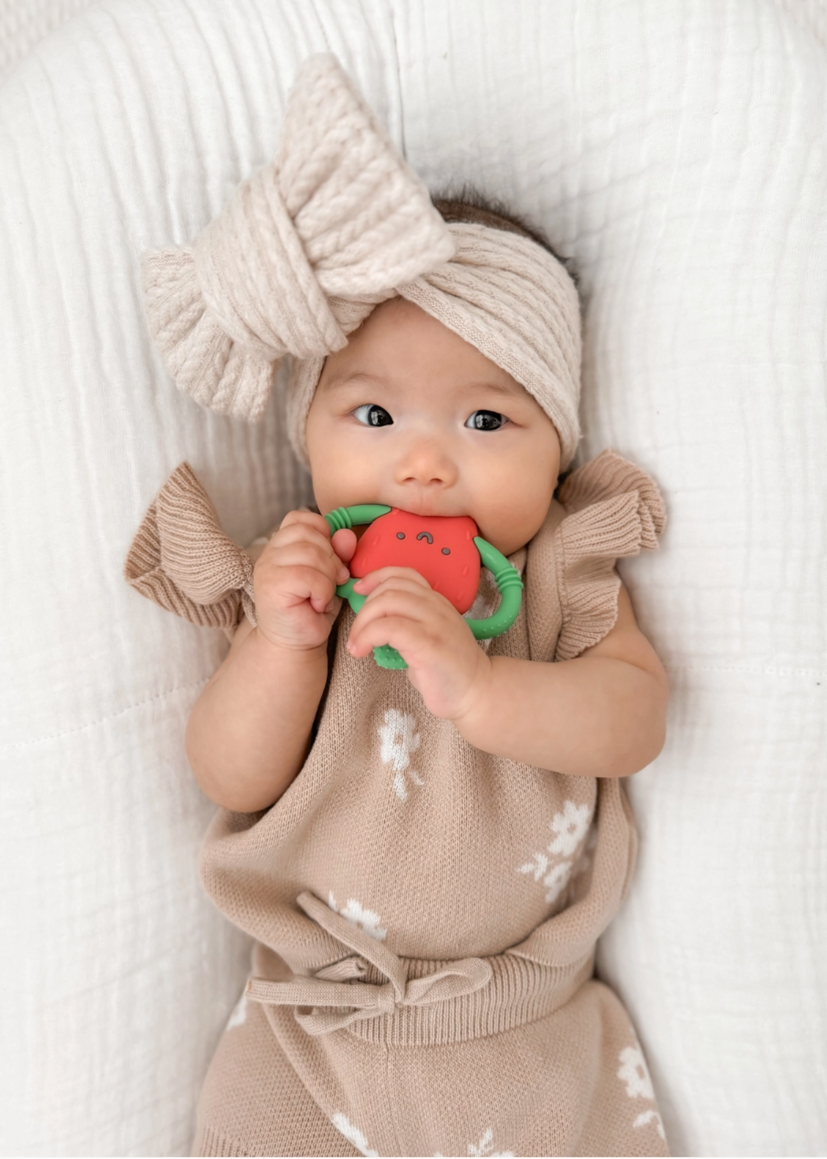 Itzy Ritzy Strawberry Chew Crew