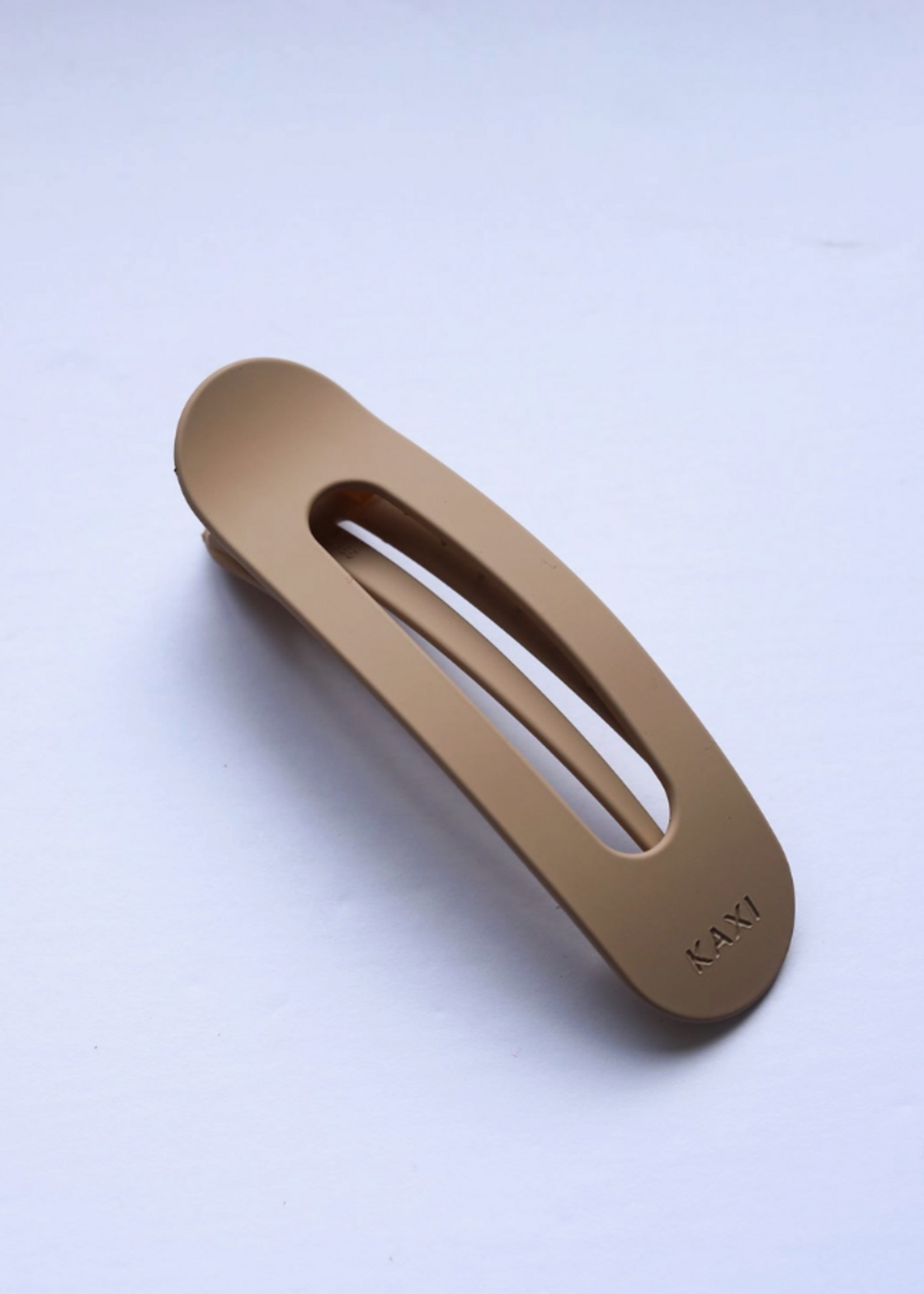 Kaxi Co Oversized Lay Down Claws MATTE BONE