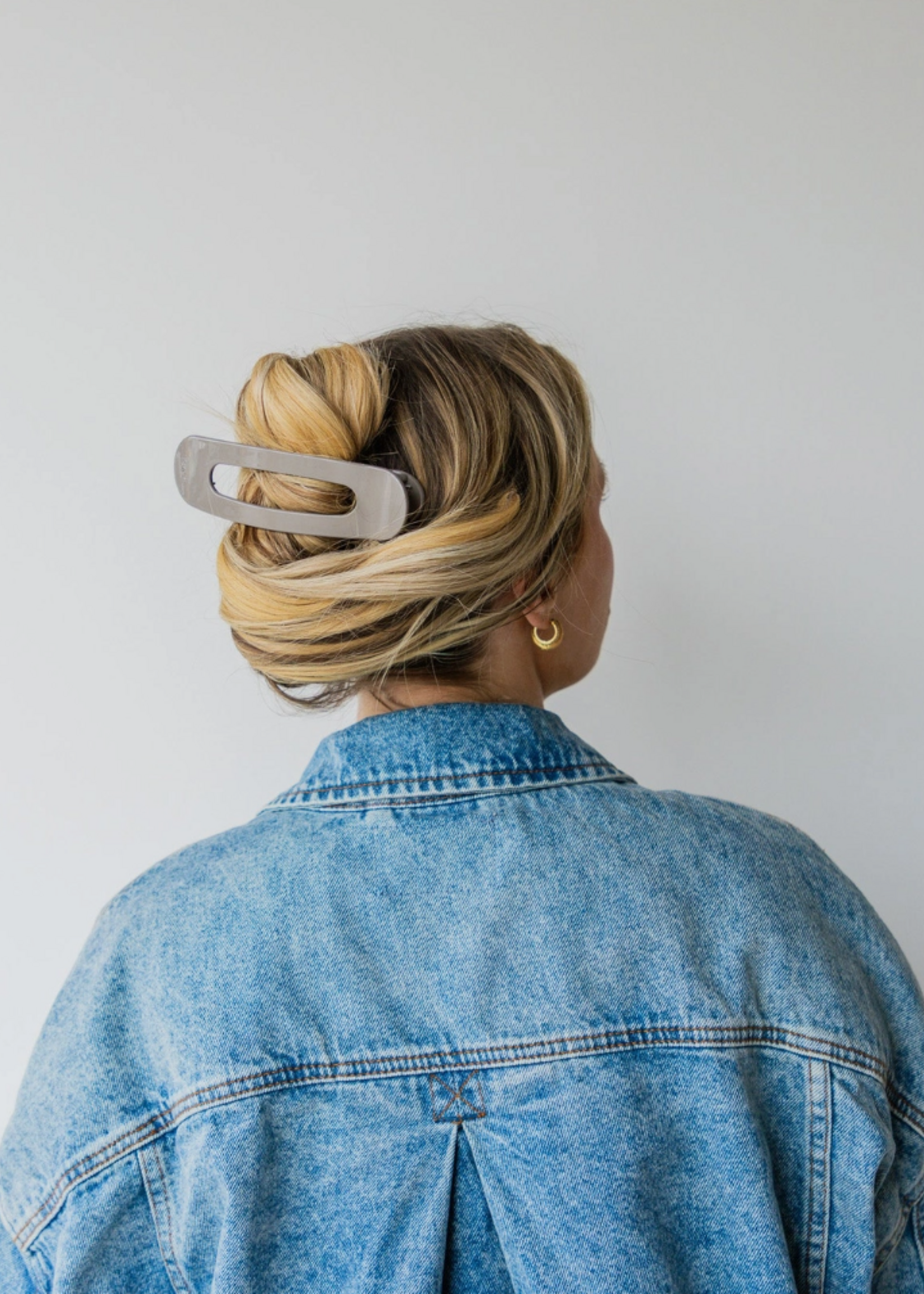 Kaxi Co Oversized Lay Down Claws MATTE BONE