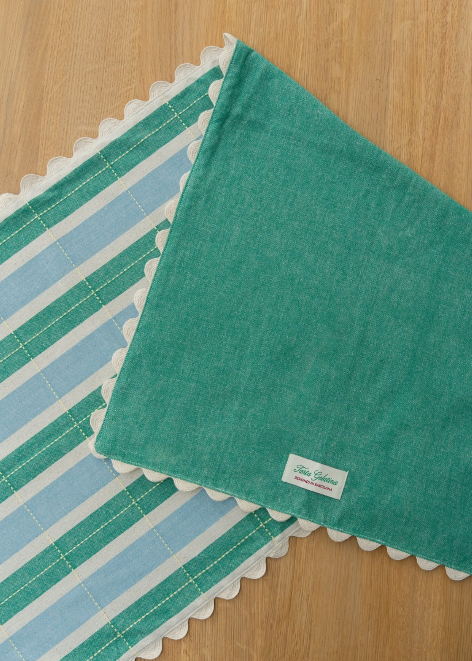Tarta Gelatina Biscuit Table Runner - Green/Blue