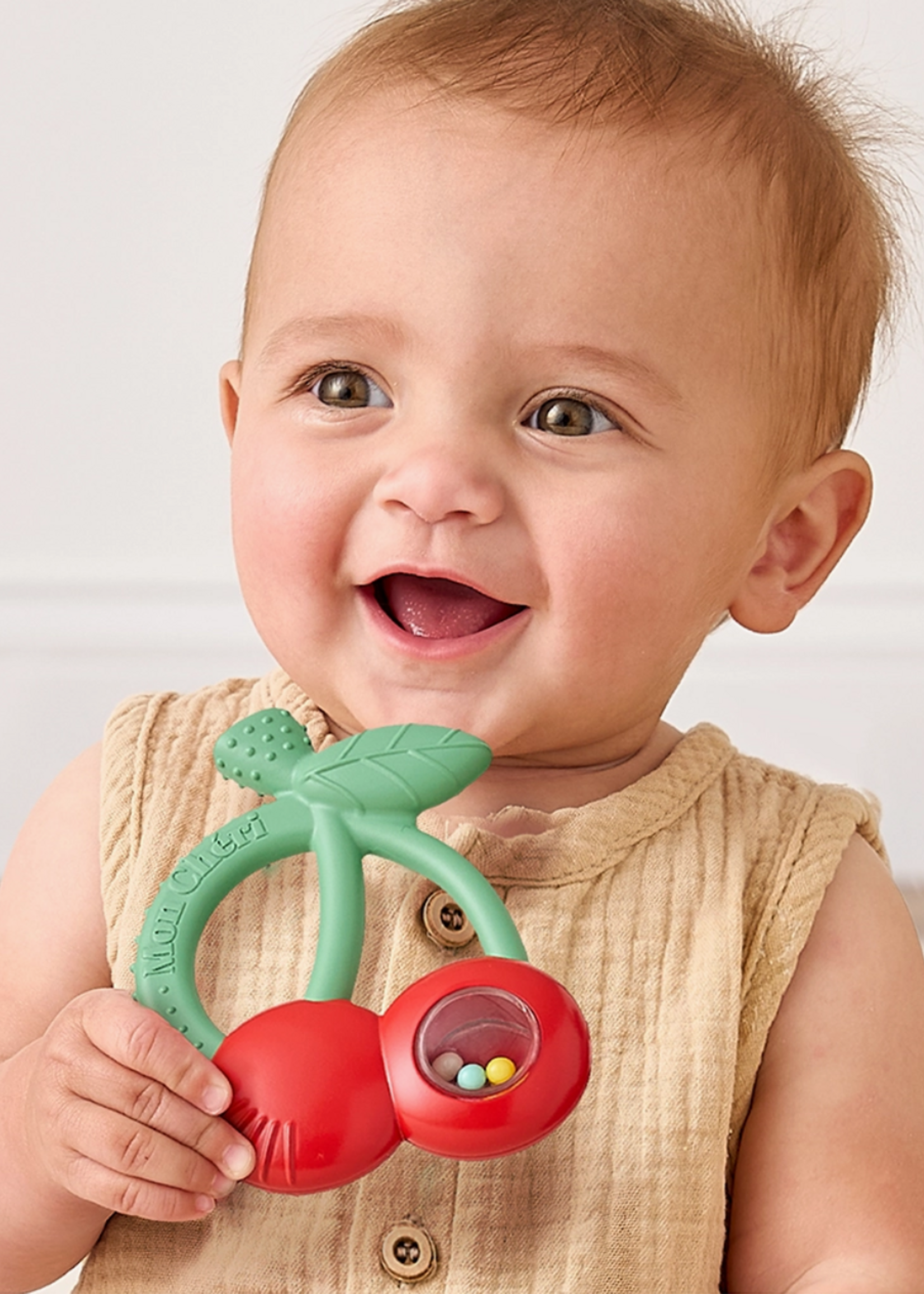 Itzy Ritzy Bitzy Shake™ - Silicone Teether with Rattle