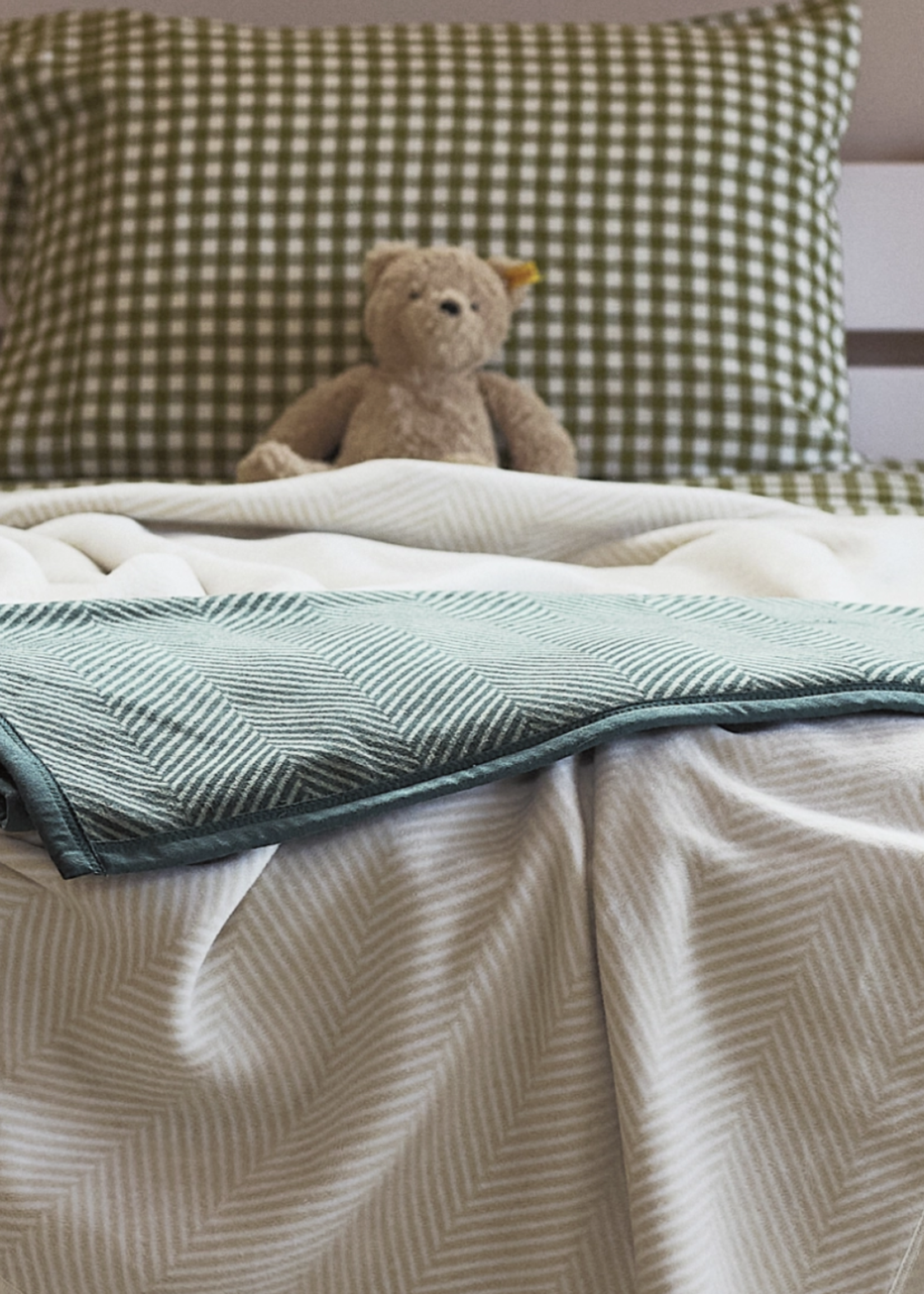 Chappywrap Harborview Herringbone Forset Green Midi Blanket