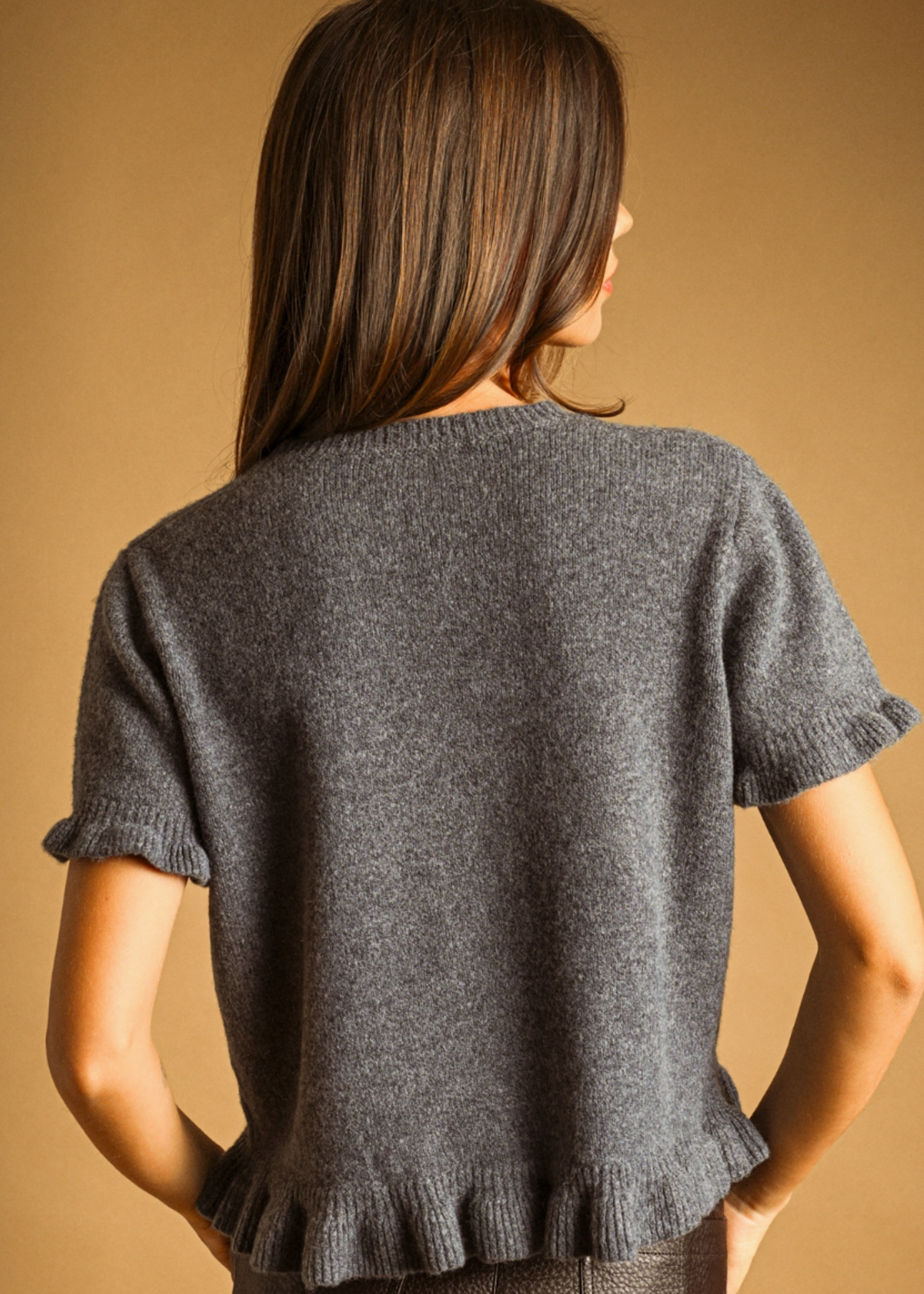 MIOU MUSE Ruffle Hem Short Sleeve Sweater Top