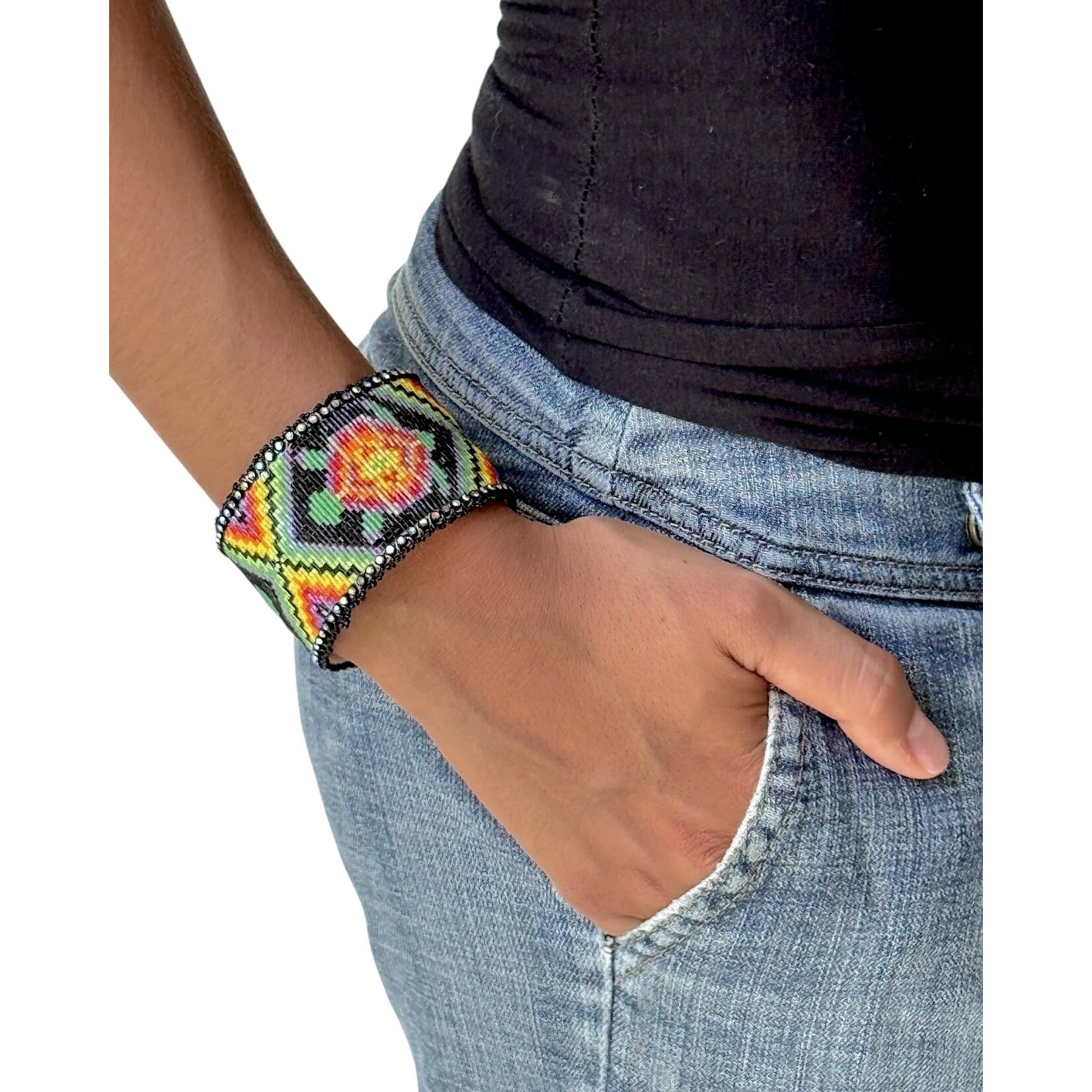 CUT GLASS CUFF BRACELET - 25 ROWS - TURTLE