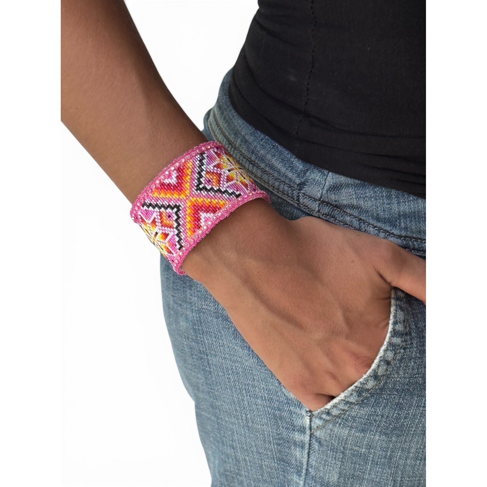 CUT GLASS CUFF BRACELET - 25 ROWS - STAR