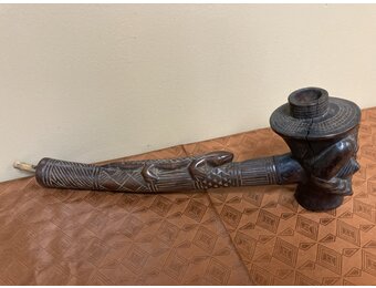 Kuba (bakuba): Wooden pipe, probably made by the Denguese who did much wood carvings as one of the 18 kuba tribes in the Democratic Republic of Congo. 16 1/4" L x 5 1/4" tall