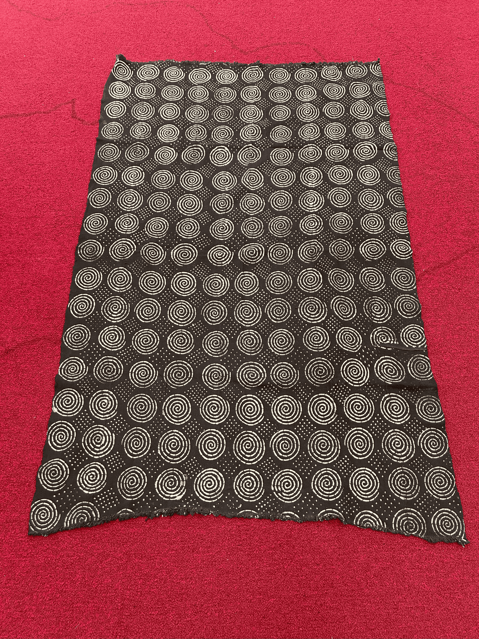 Mudcloth Fabric. Black and White Handmade in Mali 100% Cotton. Sizes vary: 38-45in x 63-68in for clothing and decorating