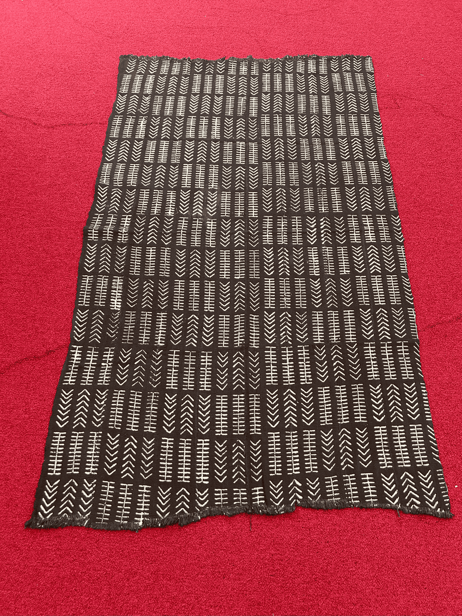 Mudcloth Fabric. Black and White Handmade in Mali 100% Cotton. Sizes vary: 38-45in x 63-68in for clothing and decorating