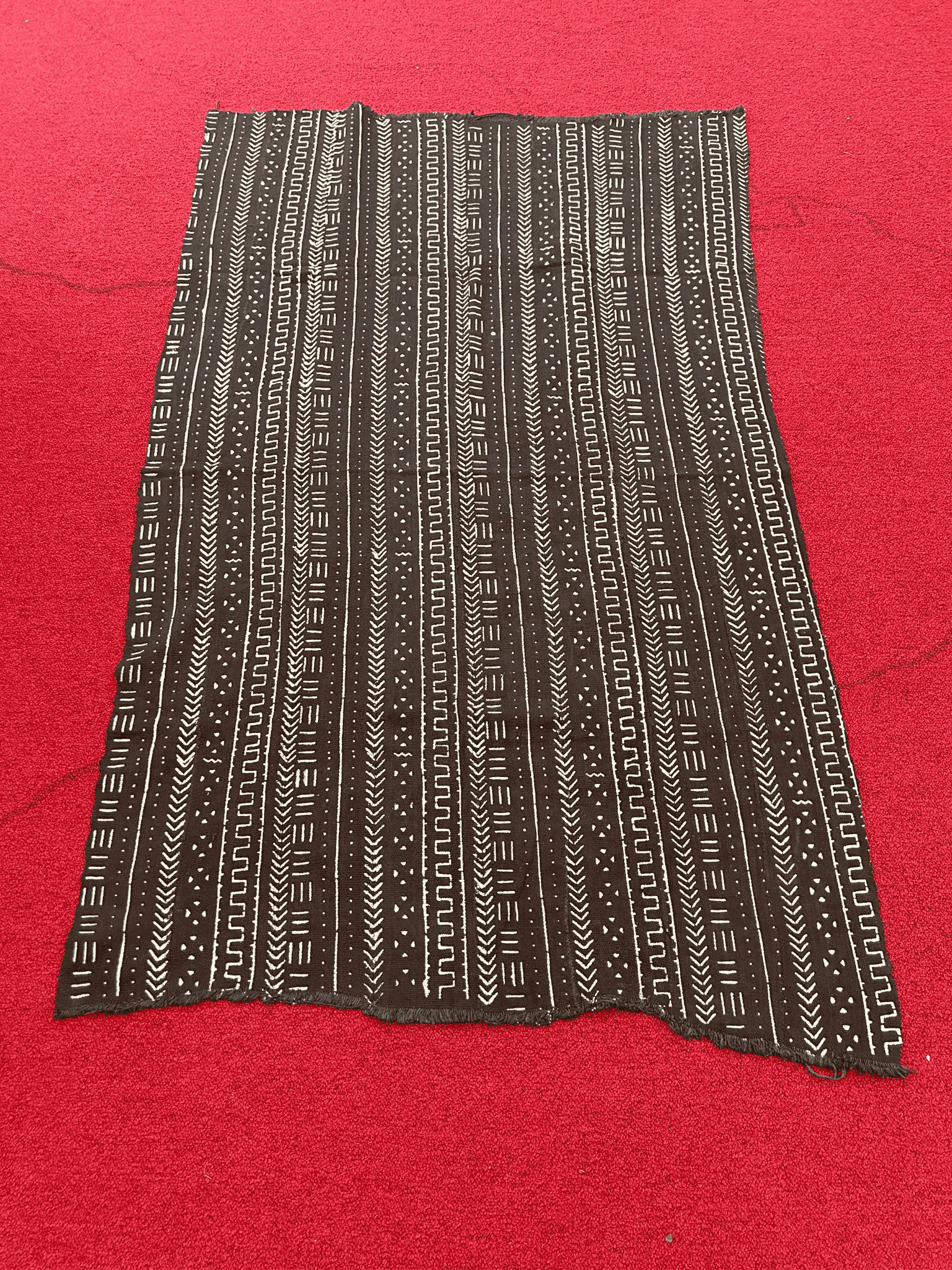 Mudcloth Fabric. Black and White Handmade in Mali 100% Cotton. Sizes vary: 38-45in x 63-68in for clothing and decorating