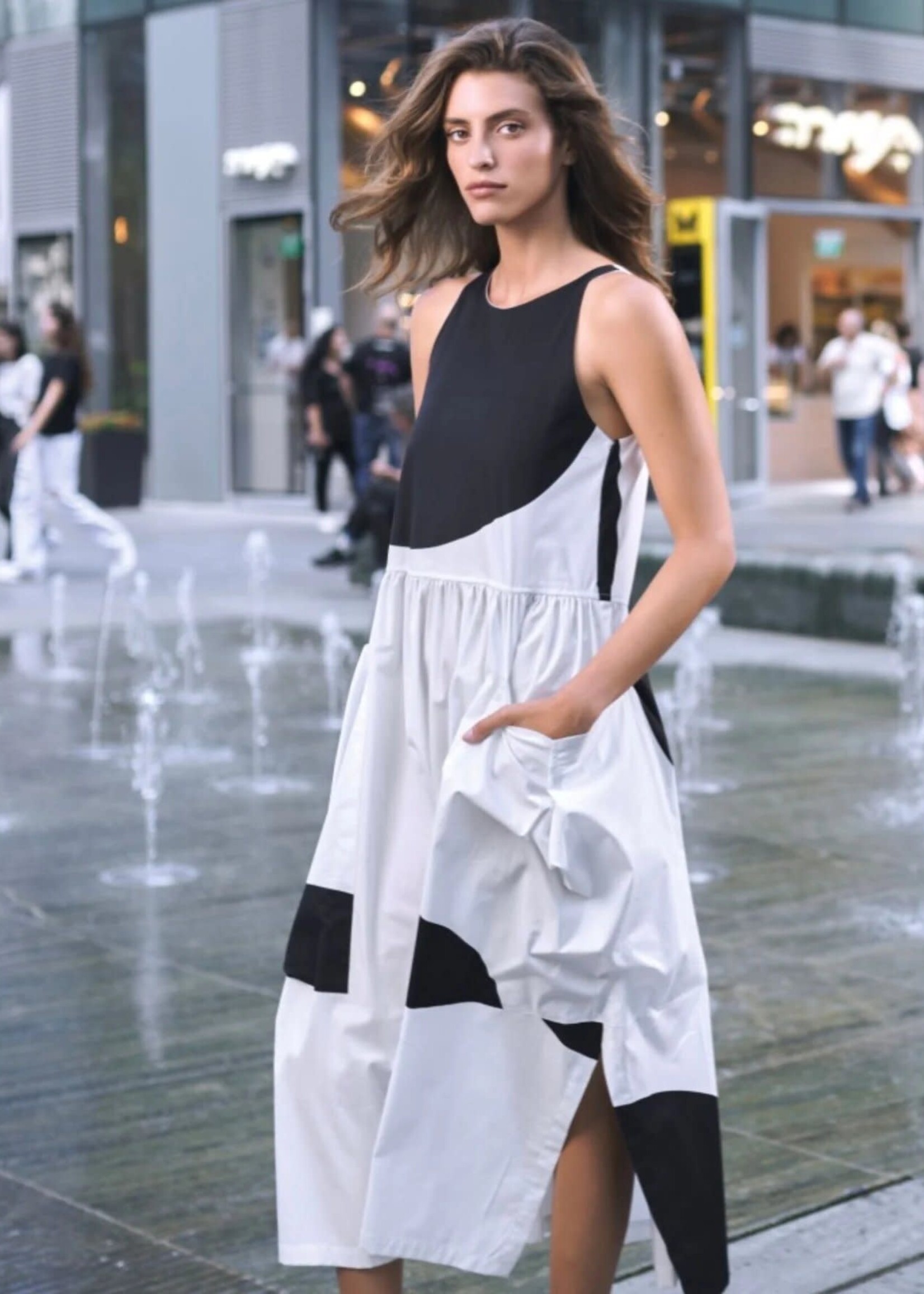 ALEMBIKA Urban Harper Pocket Dress, White/Black