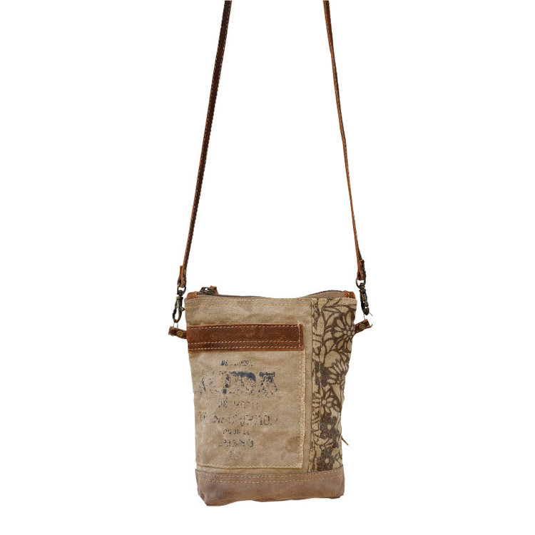 Clea Ray Aida Passport Bag