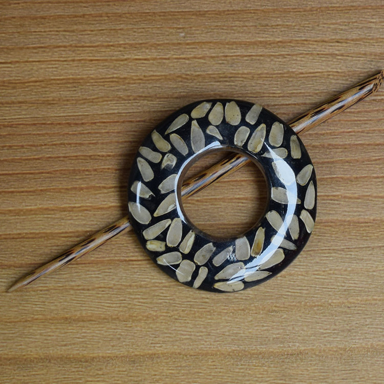 Natural Black Fleck Round Shawl Pin