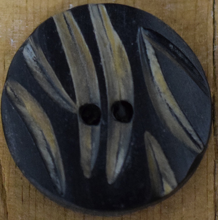 1" Carved Horn #83101