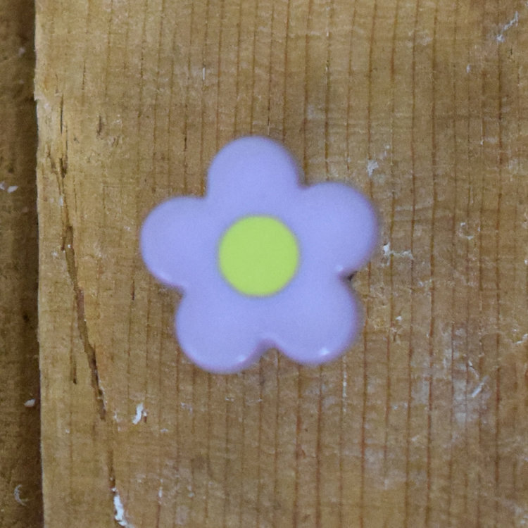 1/2" Lilac Flower with Lime Center #E25-4