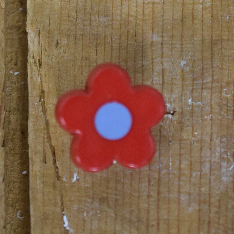 1/2" Red Flower with Periwinkle Center #E25-6