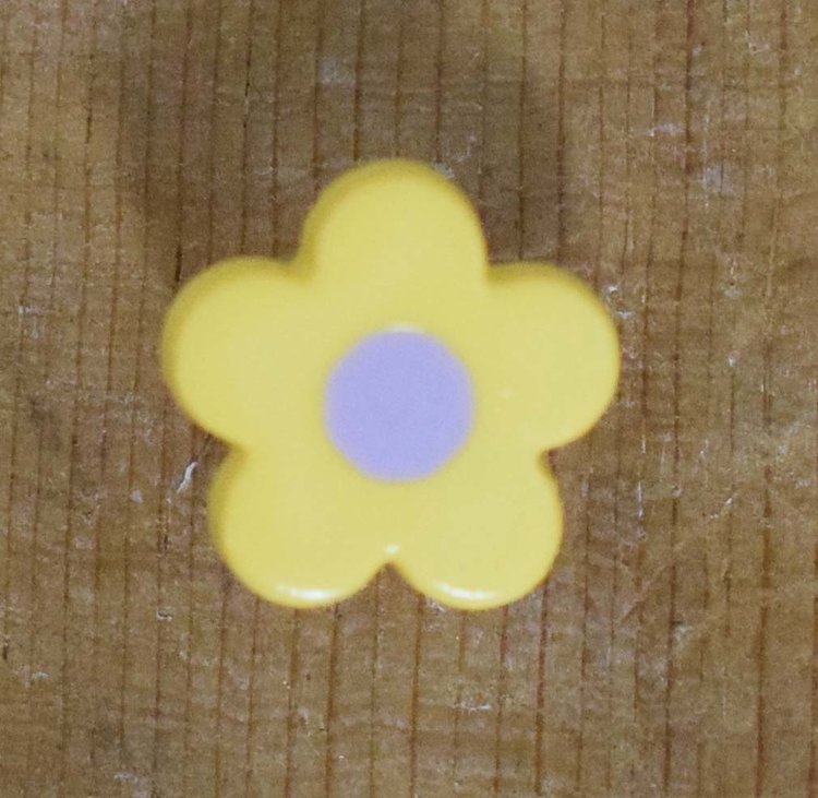 1/2" Yellow Flower with Purple Center #E25-1