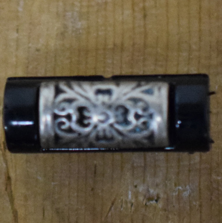 13/16" Black Toggle with Silver #90116