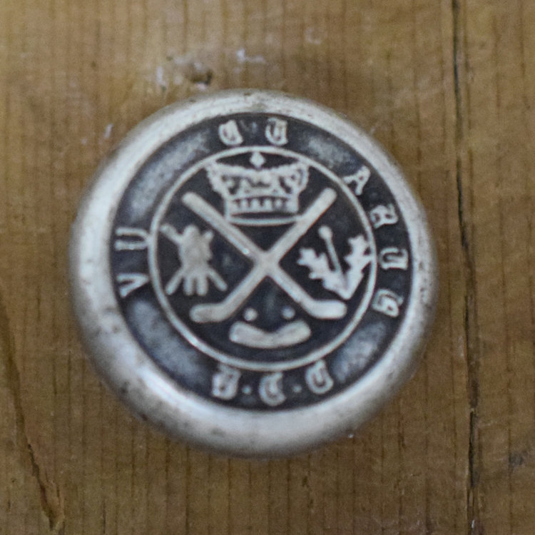 7/8" Pewter Hockey Emblem #98403